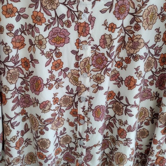 Super Soft Boho Floral Top Crochet Back Button Details Stretchy 2X & 3X Plus NEW - Picture 3 of 8